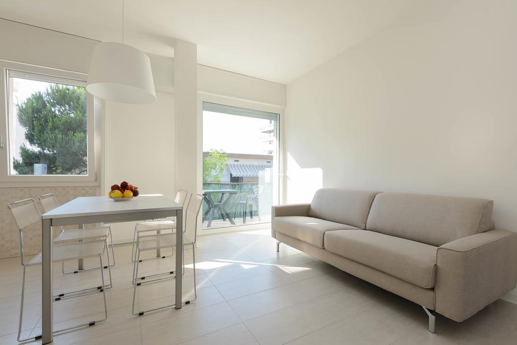 Venus Apartment Lignano Sabbiadoro Exterior photo